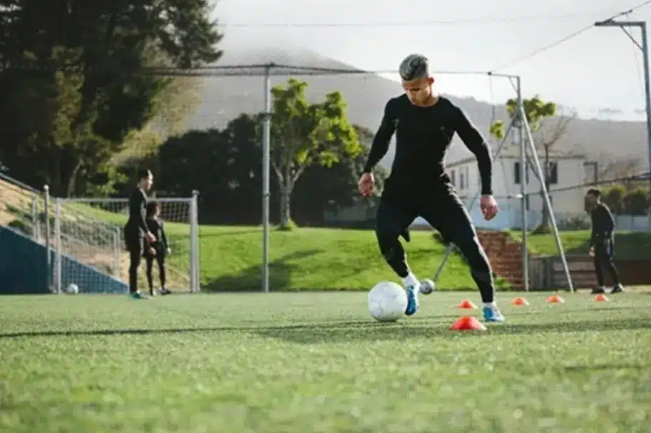 How Modern Players Train for Stamina and Speed 1 How Modern Players Train for Stamina and Speed